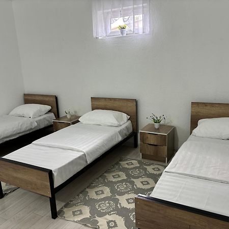 Hostel,Halal Хостел,Халал Tokmok エクステリア 写真
