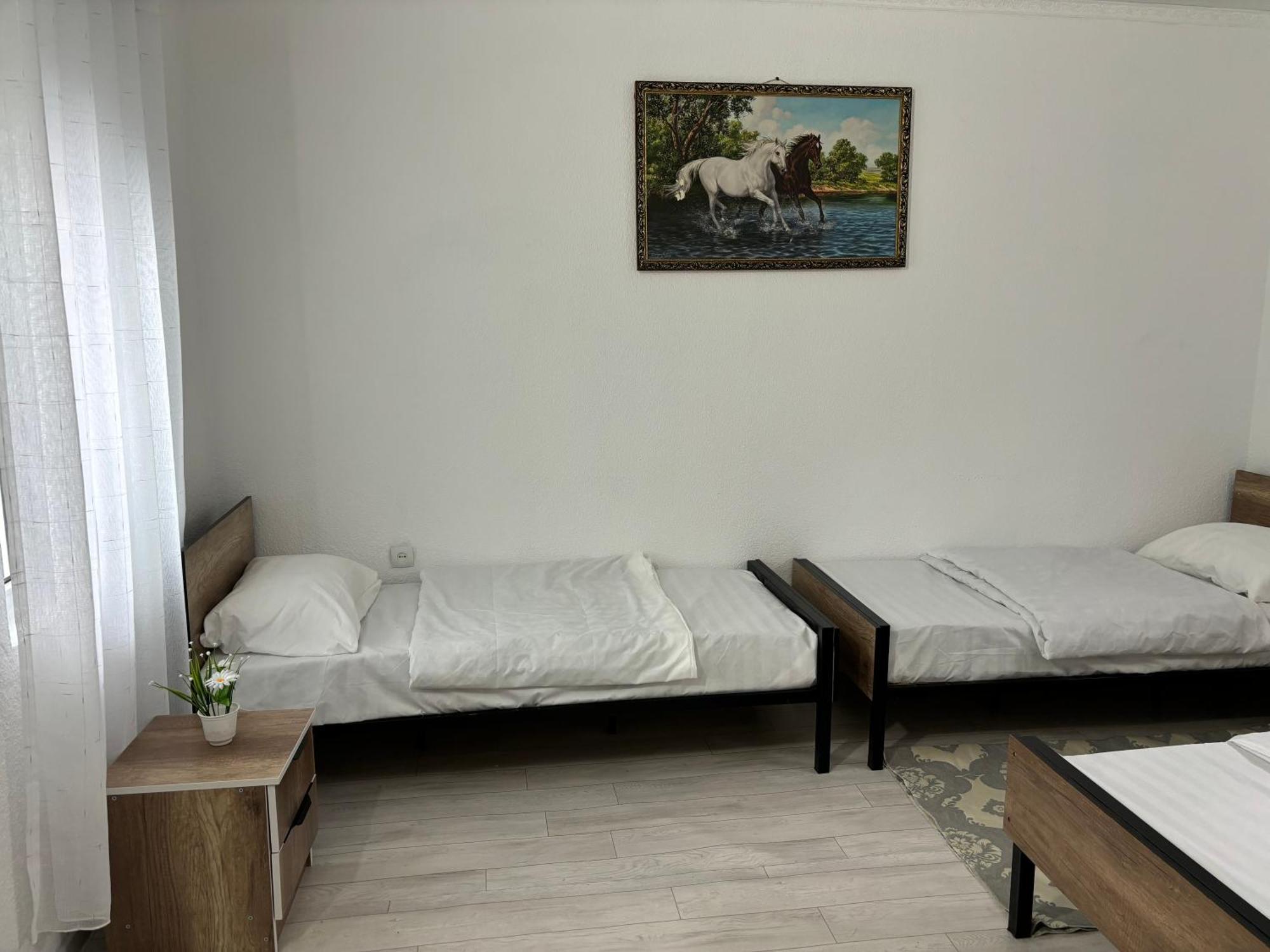 Hostel,Halal Хостел,Халал Tokmok エクステリア 写真