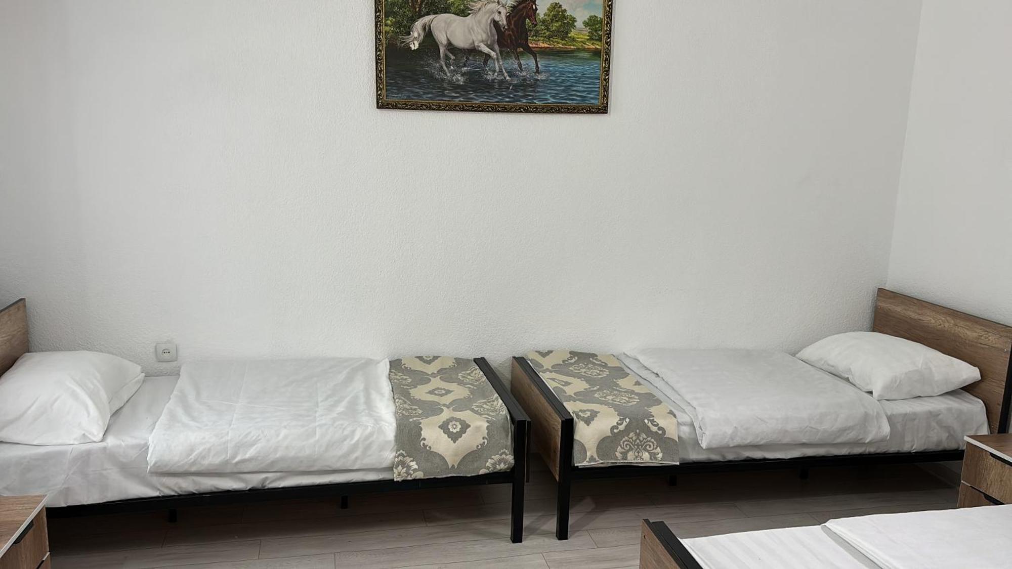 Hostel,Halal Хостел,Халал Tokmok エクステリア 写真