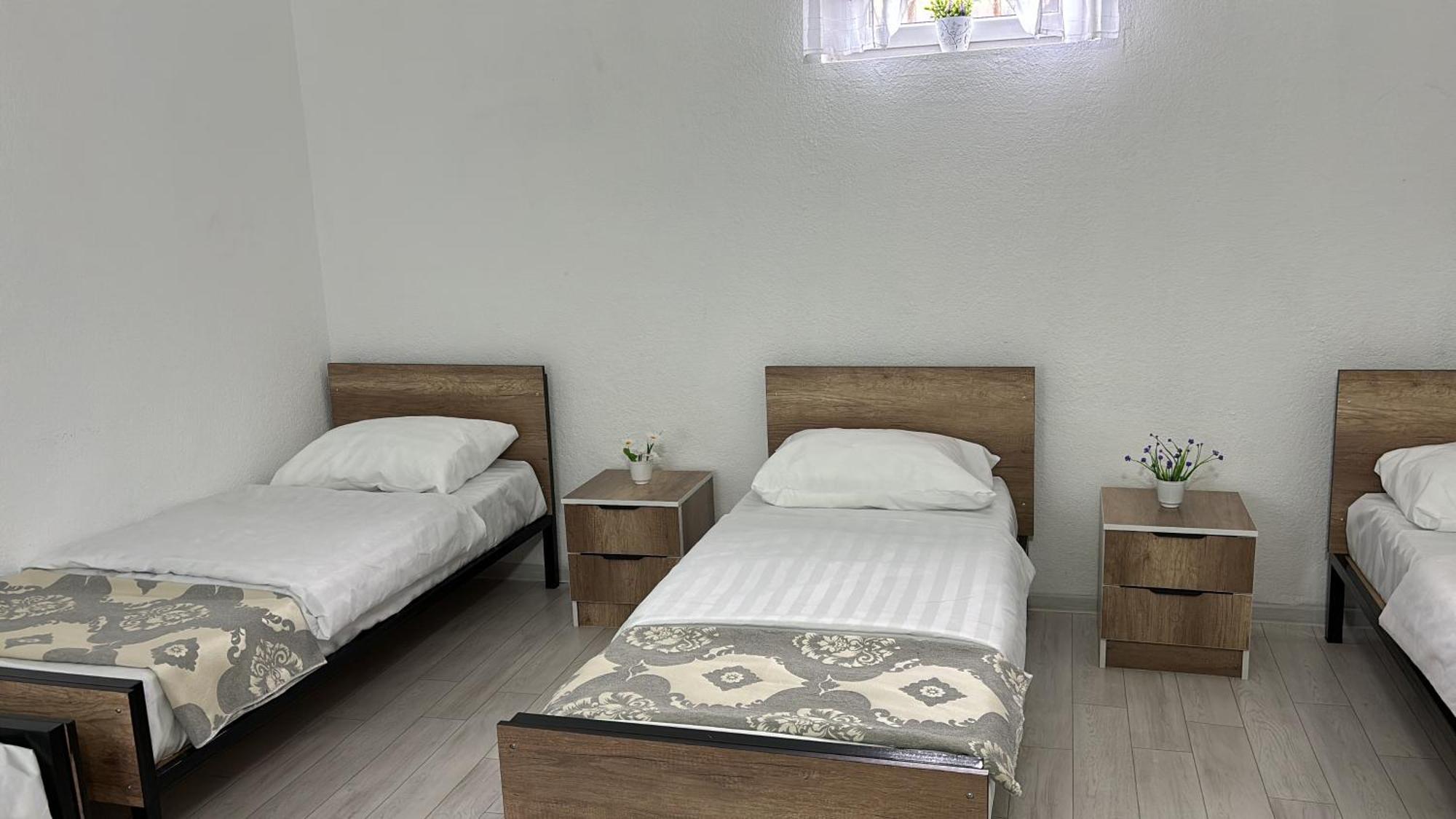 Hostel,Halal Хостел,Халал Tokmok エクステリア 写真