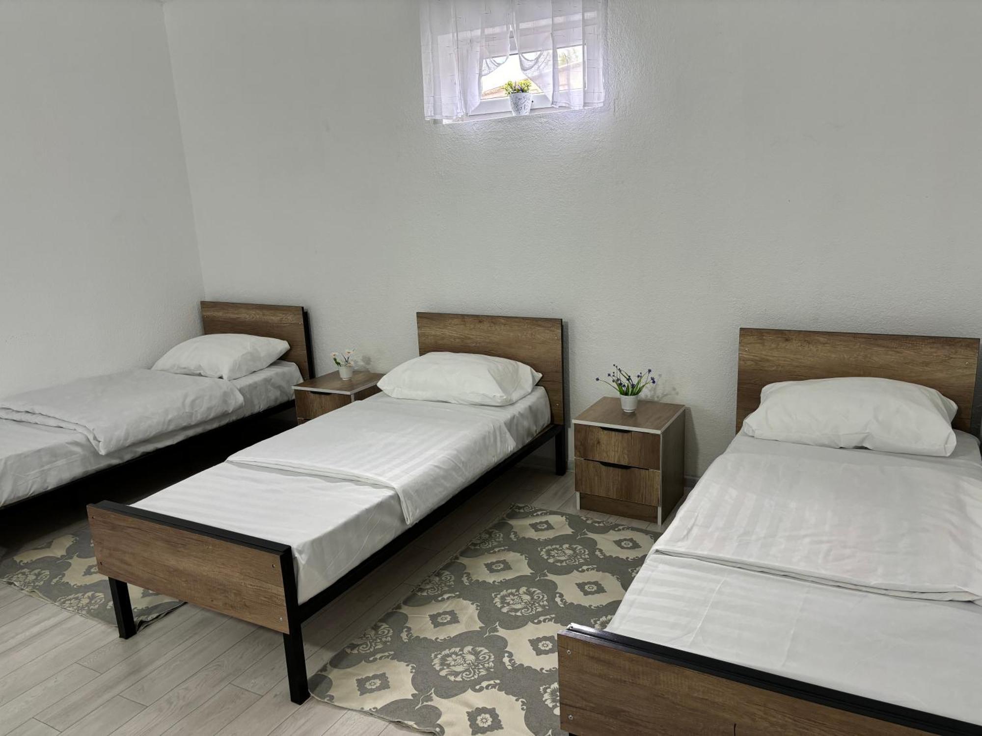 Hostel,Halal Хостел,Халал Tokmok エクステリア 写真