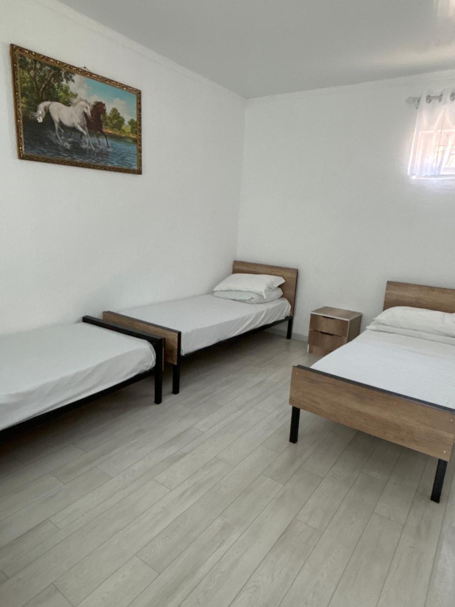 Hostel,Halal Хостел,Халал Tokmok エクステリア 写真
