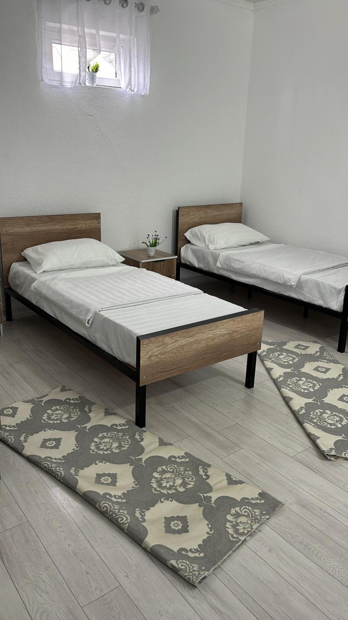 Hostel,Halal Хостел,Халал Tokmok エクステリア 写真