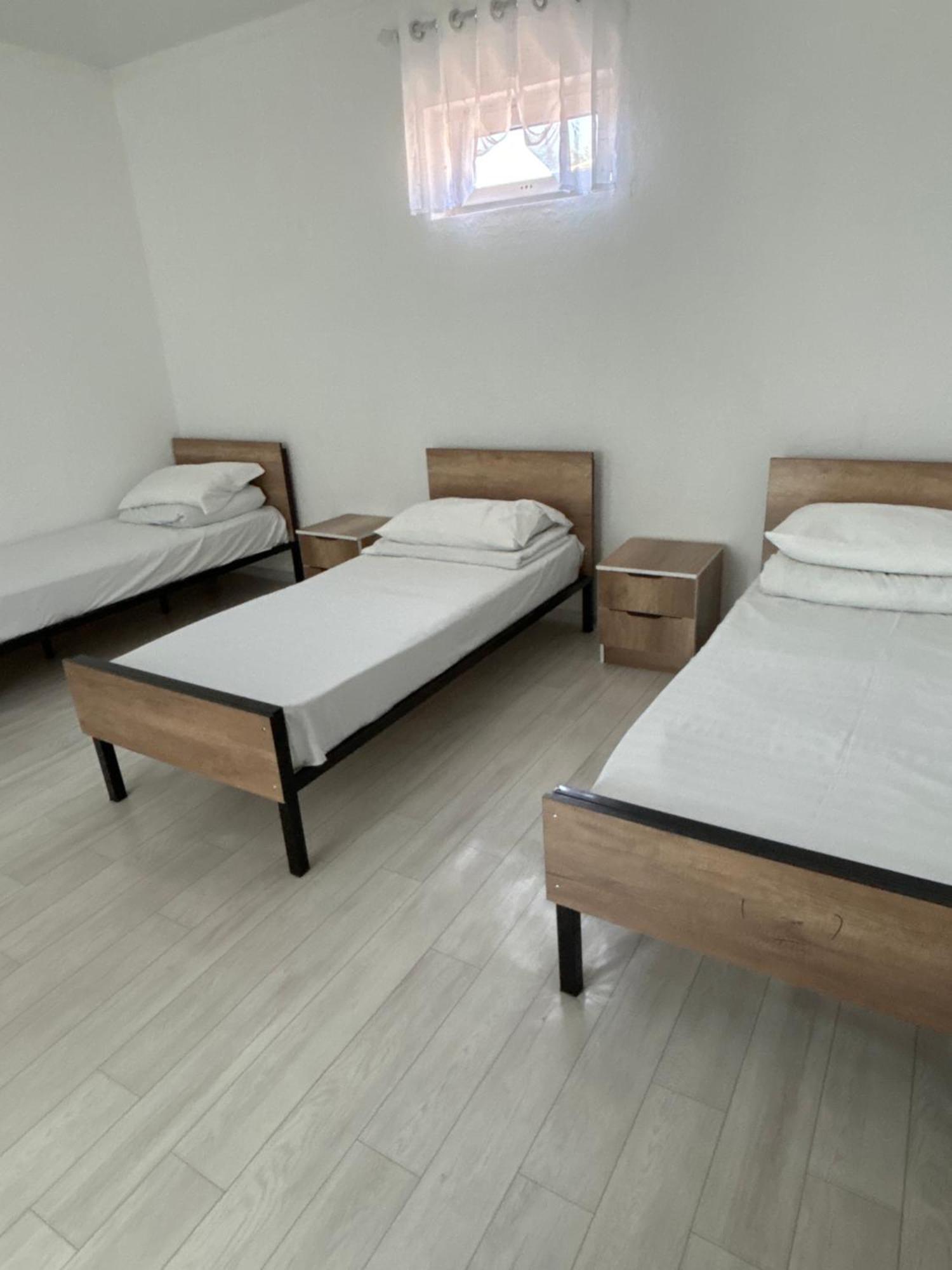 Hostel,Halal Хостел,Халал Tokmok エクステリア 写真