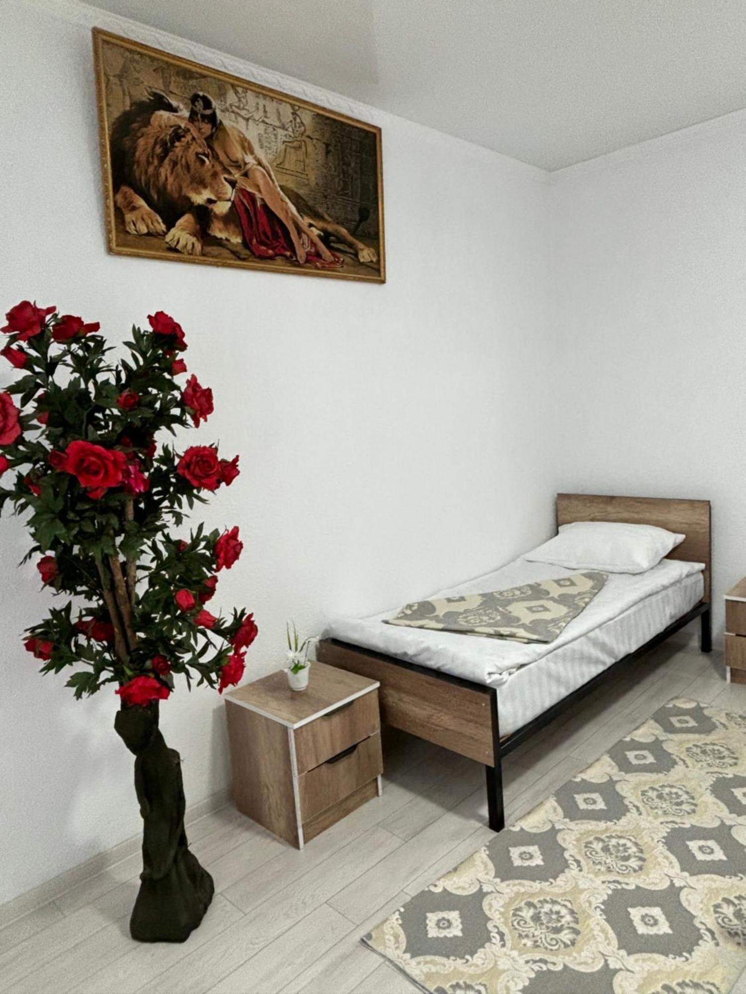 Hostel,Halal Хостел,Халал Tokmok エクステリア 写真
