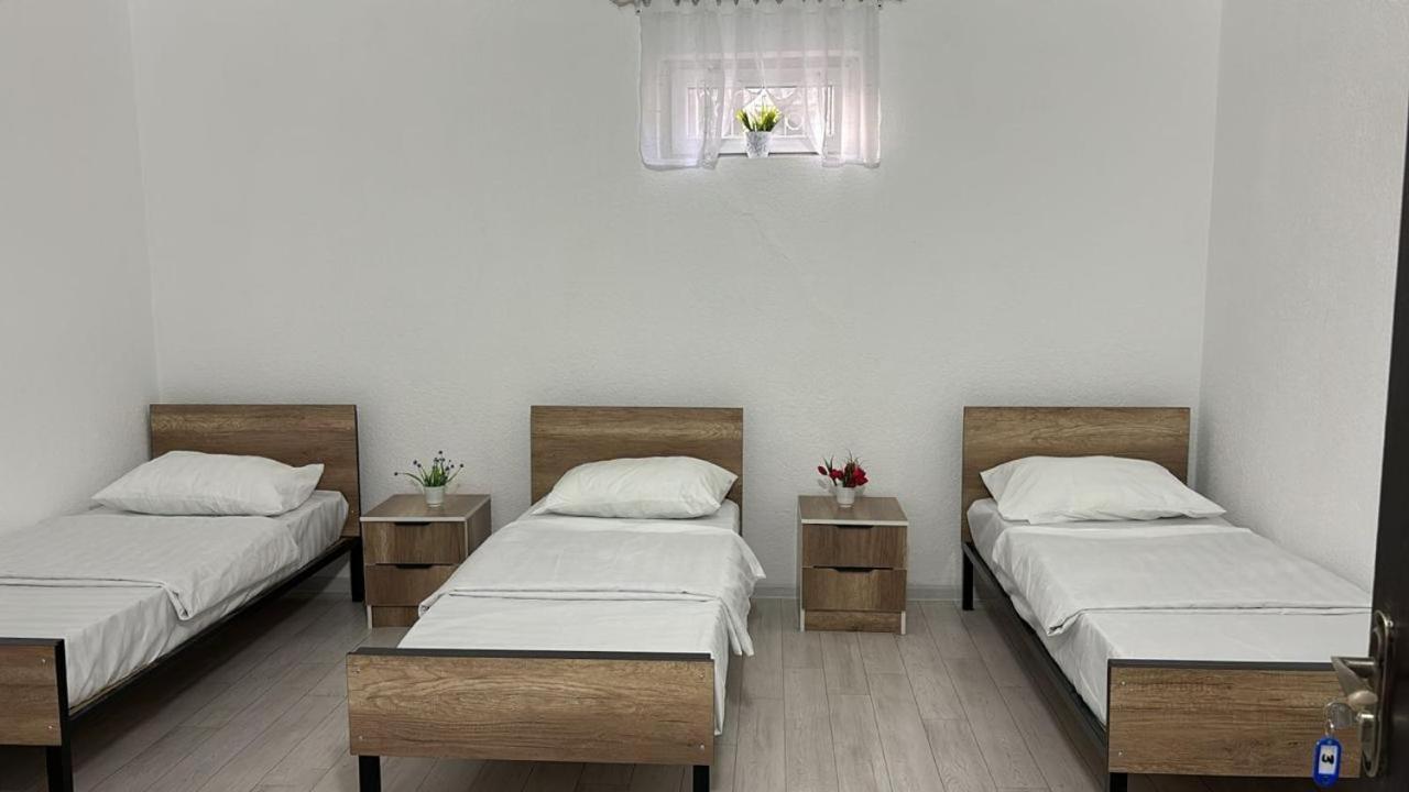 Hostel,Halal Хостел,Халал Tokmok エクステリア 写真